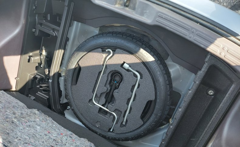 TOYOTA SPADE F 4WD 2014