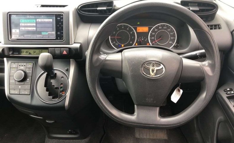 TOYOTA WISH 1.8 X 4WD 2010