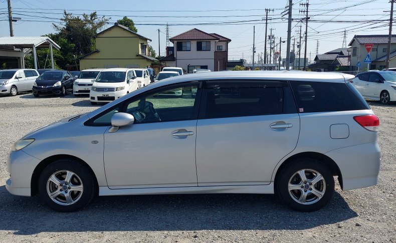 TOYOTA WISH 1.8 X 4WD 2010