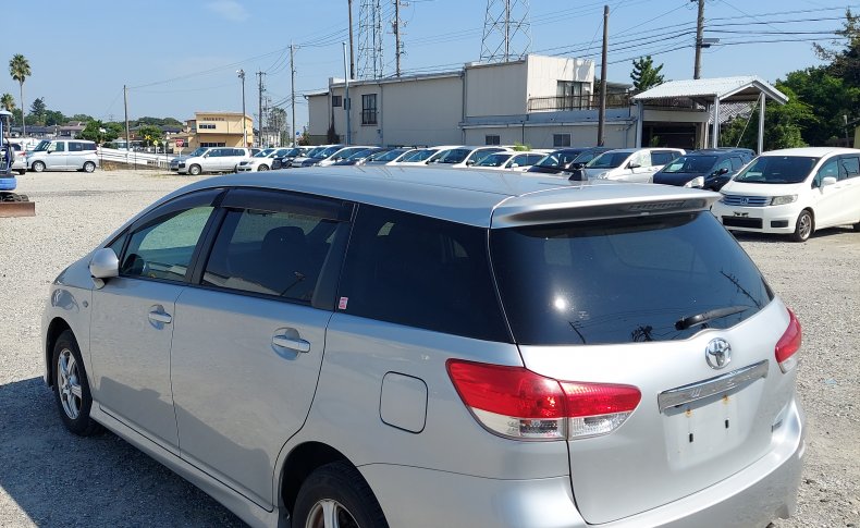 TOYOTA WISH 1.8 X 4WD 2010