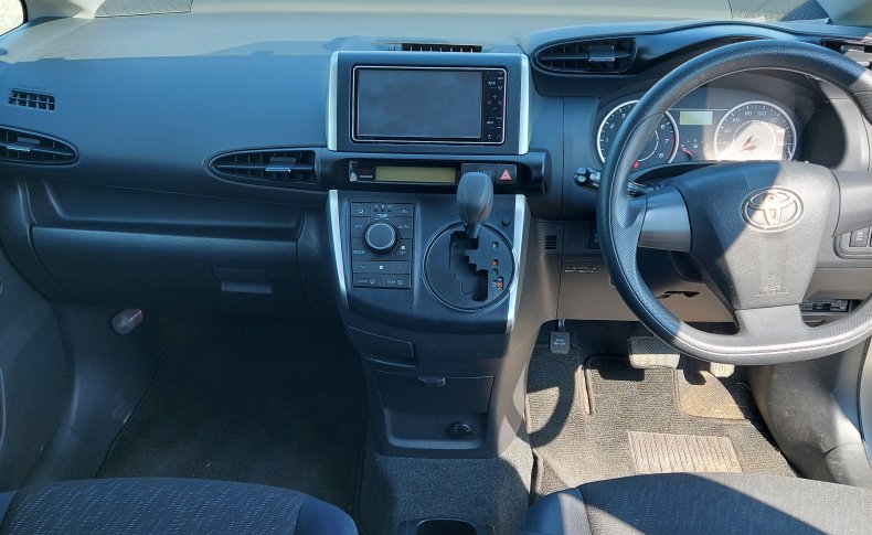 TOYOTA WISH 1.8 X 4WD 2010