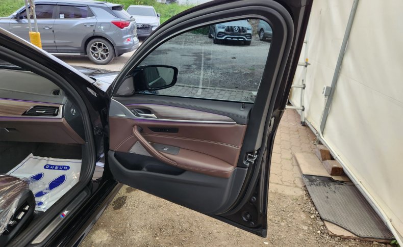 BMW 5 series 520i M Sport Package 2020