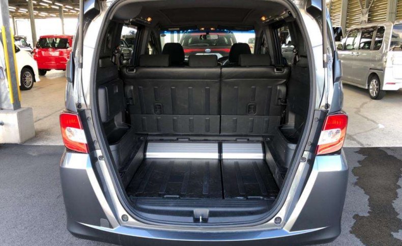 HONDA FREED SPIKE G Just Selection 2012