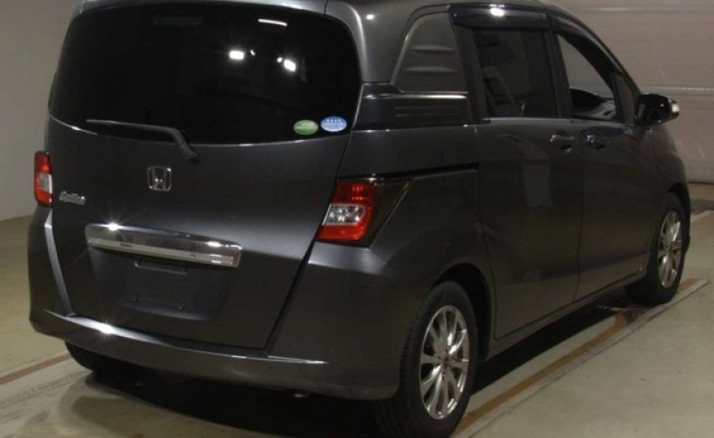 HONDA FREED SPIKE G Just Selection 2012
