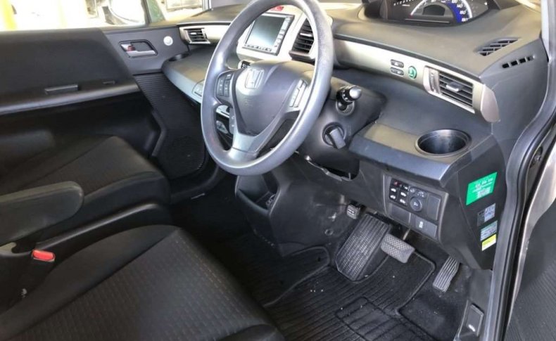 HONDA FREED SPIKE G Just Selection 2012