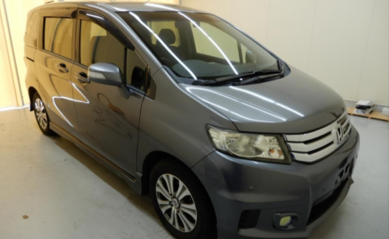 HONDA FREED SPIKE G Aero 2012
