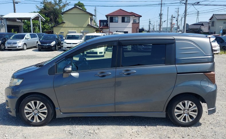 HONDA FREED SPIKE G Aero 2012