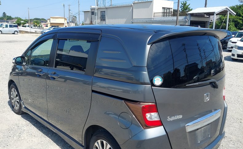 HONDA FREED SPIKE G Aero 2012