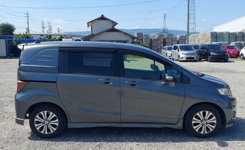 HONDA FREED SPIKE G Aero 2012