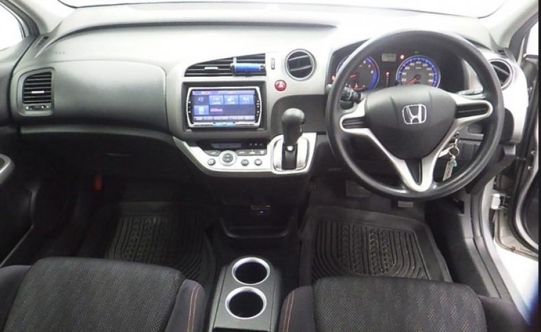 HONDA STREAM ZS 2009