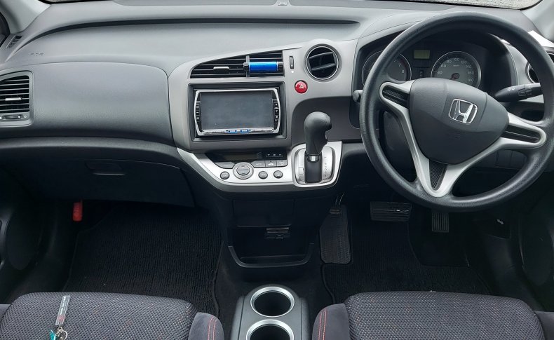 HONDA STREAM ZS 2009