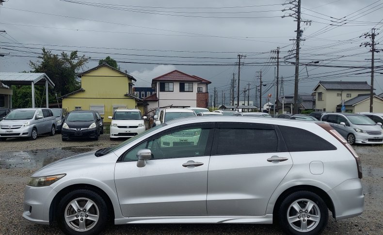 HONDA STREAM ZS 2009