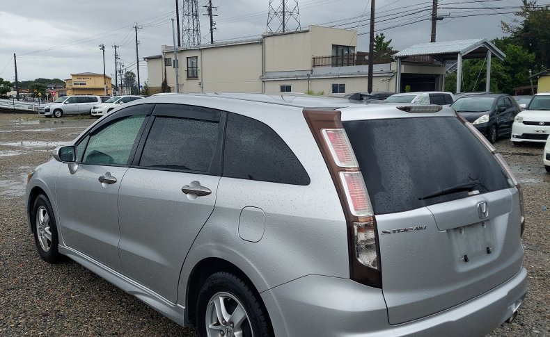 HONDA STREAM ZS 2009
