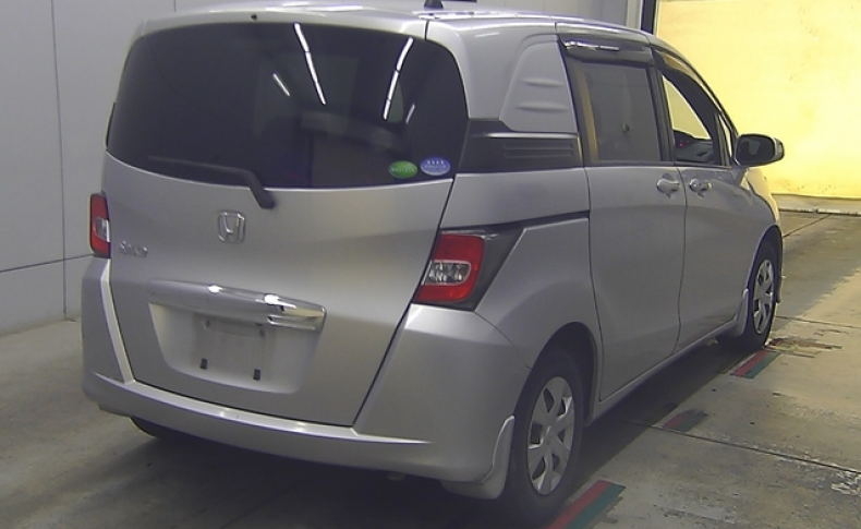 HONDA FREED SPIKE G Just Selection 2015