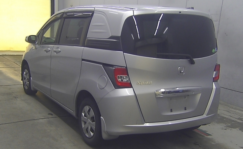 HONDA FREED SPIKE G Just Selection 2015