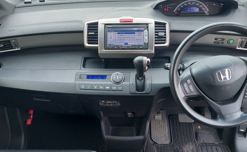 HONDA FREED SPIKE G Just Selection 2015