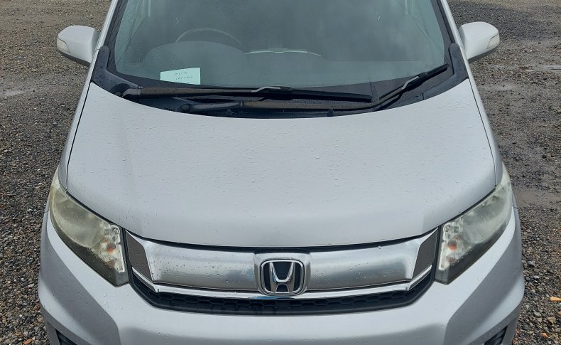 HONDA FREED SPIKE G Just Selection 2015