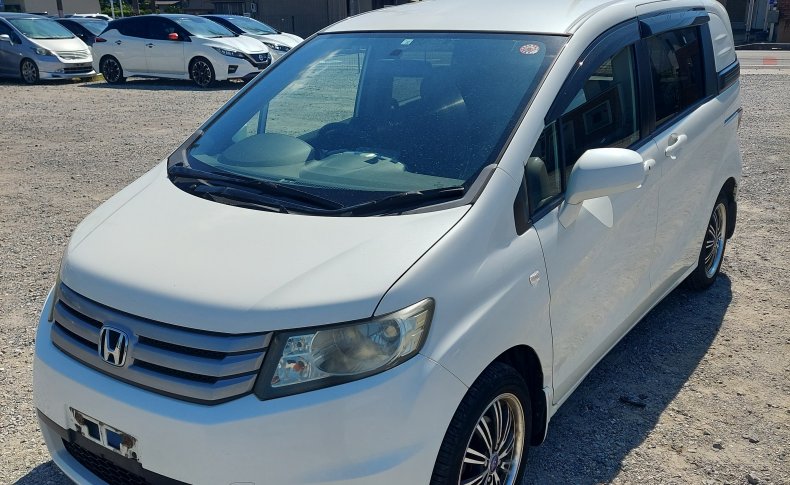 HONDA FREED SPIKE G Just Selection 2010