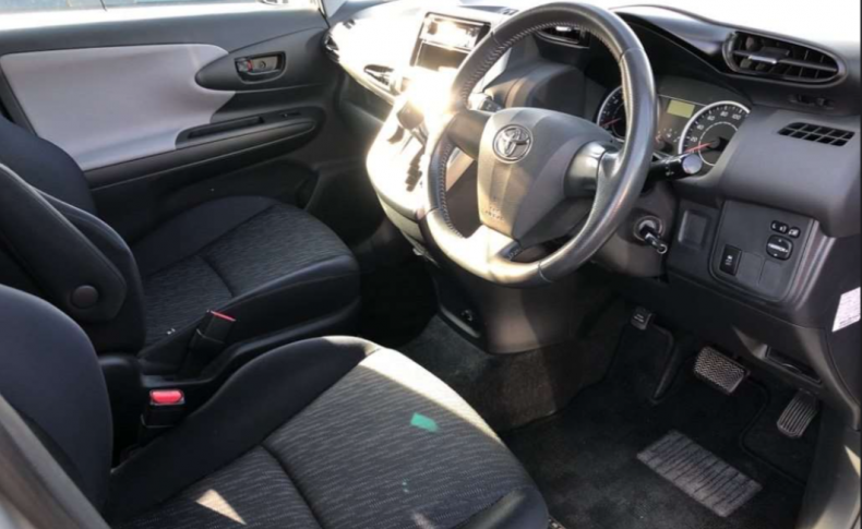 TOYOTA WISH 1.8X HID Selection 2011