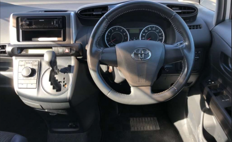 TOYOTA WISH 1.8X HID Selection 2011