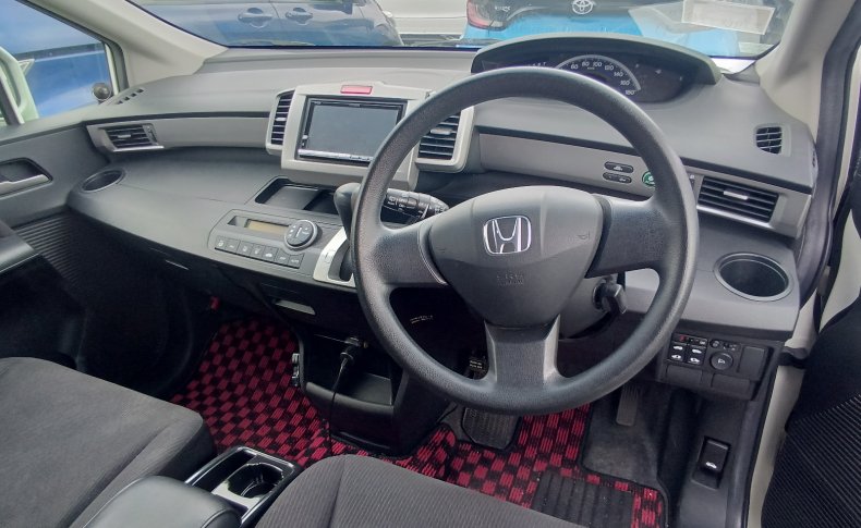 HONDA FREED G Just Selection 2011