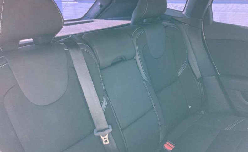 VOLVO V40  2016