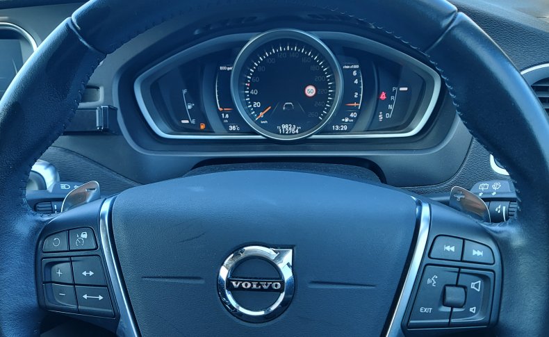 VOLVO V40  2016