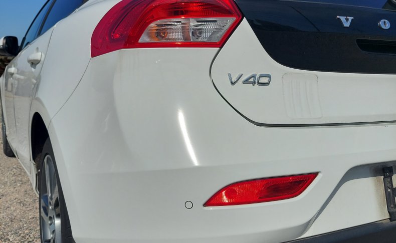 VOLVO V40  2016