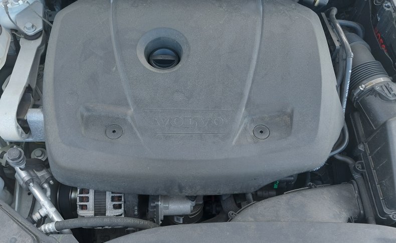 VOLVO V40  2016