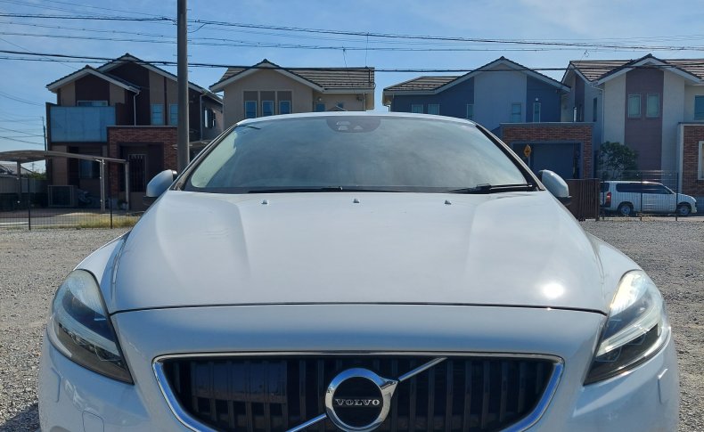 VOLVO V40  2016