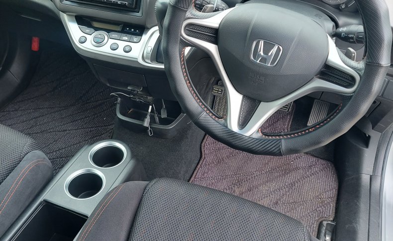 HONDA STREAM RSZ S PACKAGE 2009