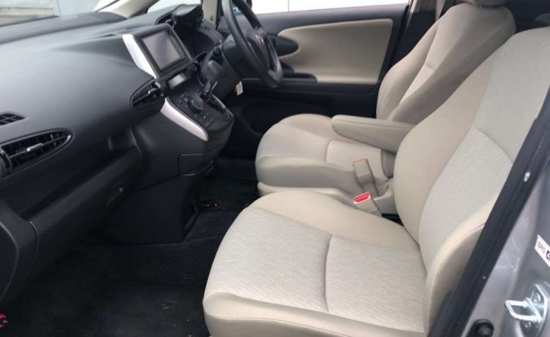 TOYOTA WISH 1.8X 4WD 2010