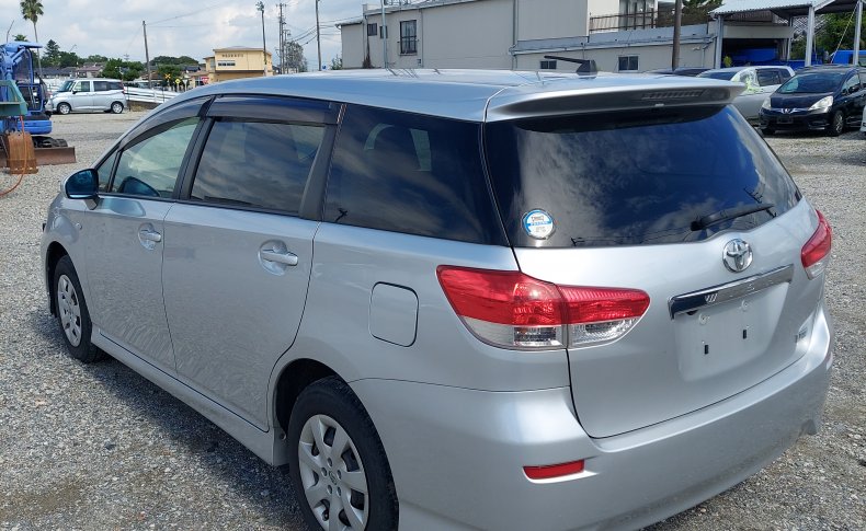 TOYOTA WISH 1.8X 4WD 2010
