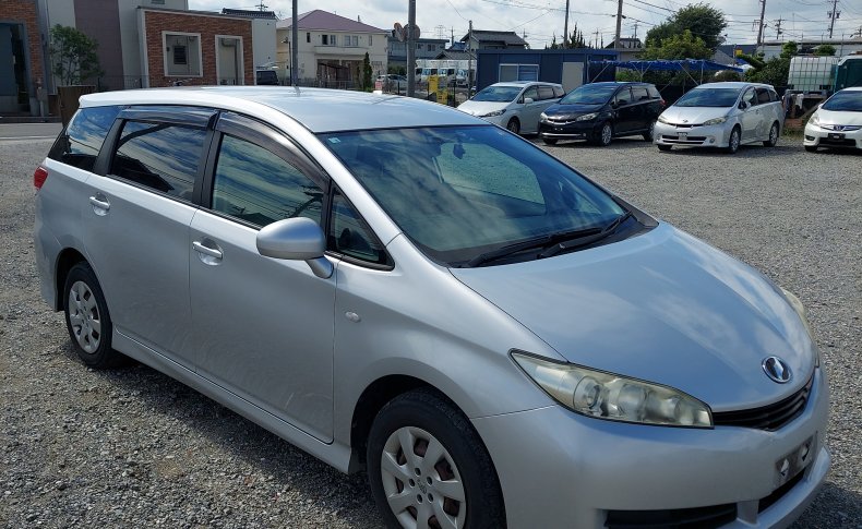 TOYOTA WISH 1.8X 4WD 2010