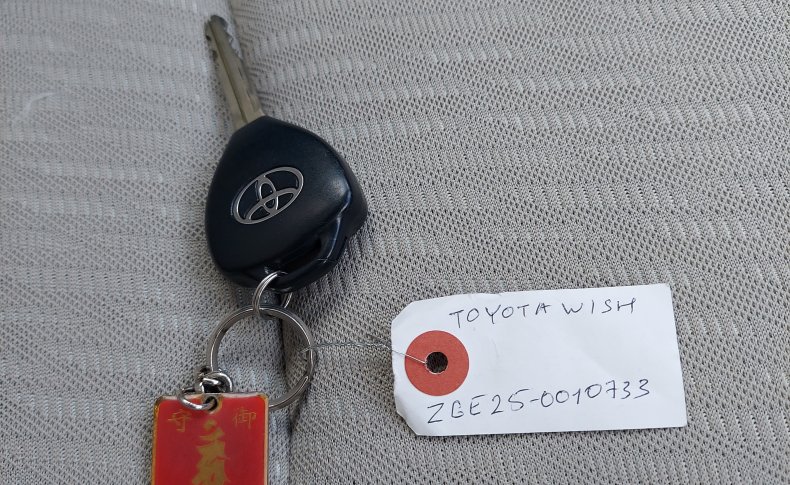 TOYOTA WISH 1.8X 4WD 2010