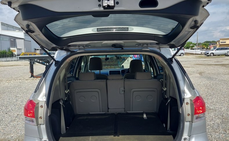 TOYOTA WISH 1.8X 4WD 2010