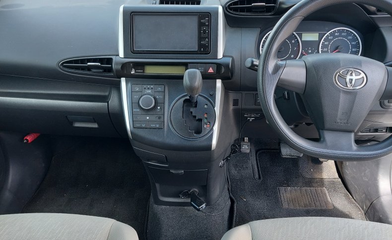 TOYOTA WISH 1.8X 4WD 2010
