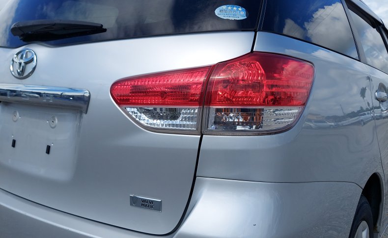 TOYOTA WISH 1.8X 4WD 2010