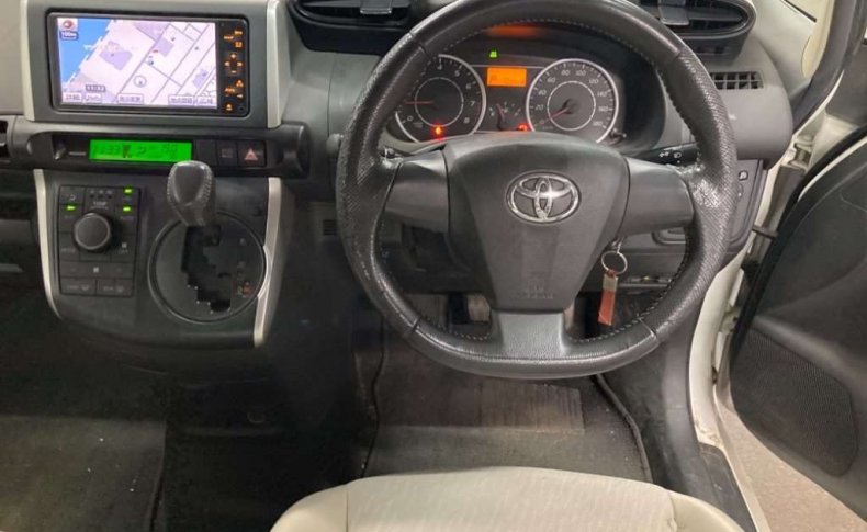 TOYOTA WISH 1.8X HID Selection 2010