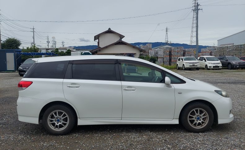 TOYOTA WISH 1.8X HID Selection 2010