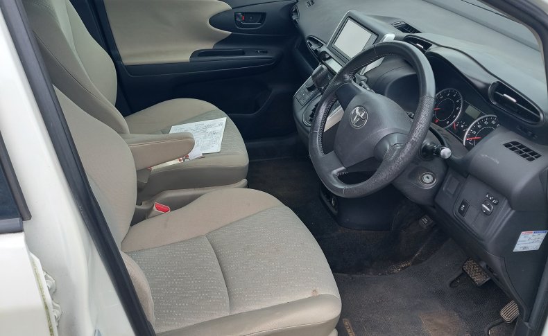 TOYOTA WISH 1.8X HID Selection 2010