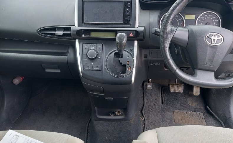 TOYOTA WISH 1.8X HID Selection 2010
