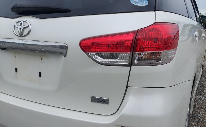 TOYOTA WISH 1.8X HID Selection 2010