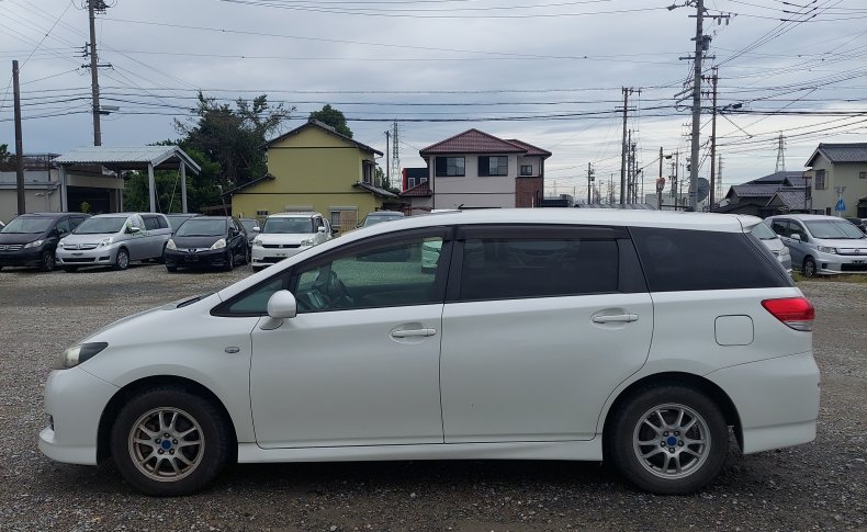 TOYOTA WISH 1.8X HID Selection 2010
