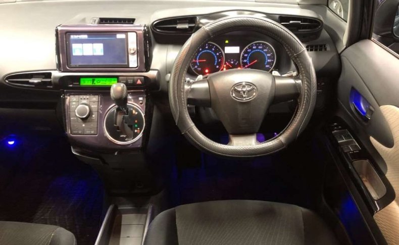 TOYOTA WISH 1.8S 2011