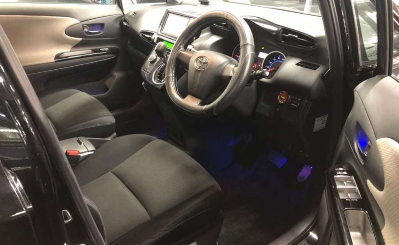 TOYOTA WISH 1.8S 2011