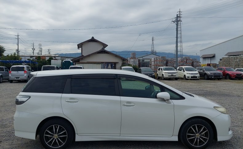 TOYOTA WISH 1.8X 2012