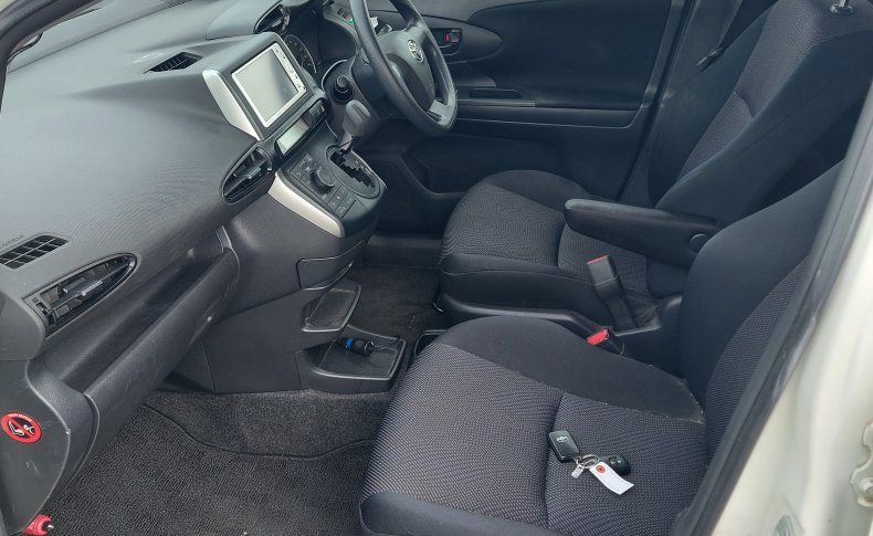 TOYOTA WISH 1.8X 2012