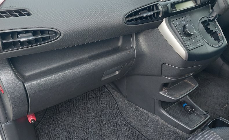 TOYOTA WISH 1.8X 2012