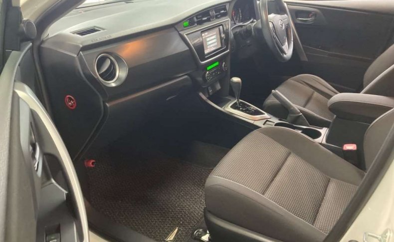 TOYOTA AURIS 150X S Package 2012